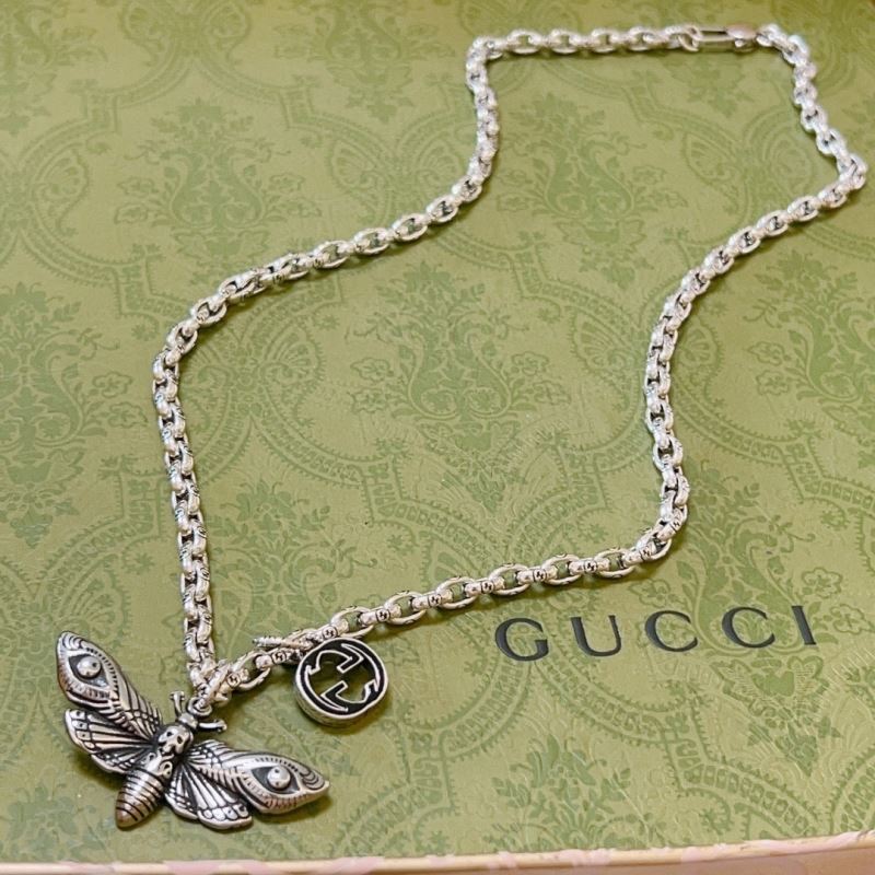 G*u*i necklaces